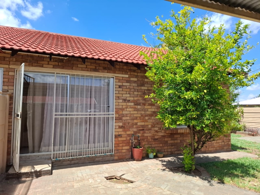 2 Bedroom Property for Sale in Hospitaalpark Free State